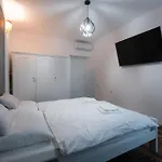 Apartman Maria Q. Cantoni *