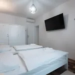 Apartman Maria Q. Cantoni *