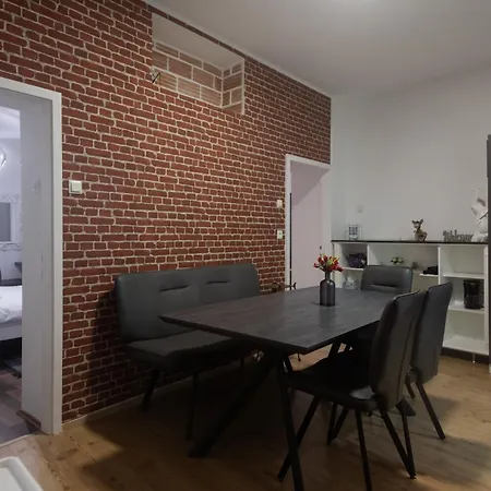 Maria Q. Cantoni 扎达尔