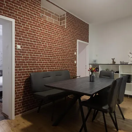 Apartament Maria Q. Cantoni *