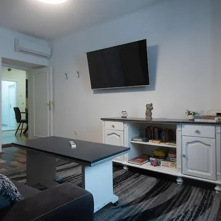 Maria Q. Cantoni 扎达尔