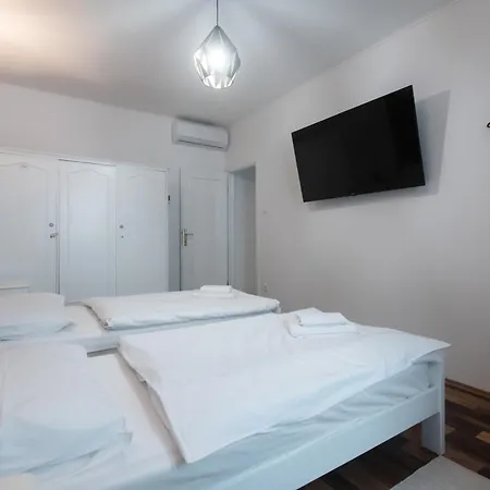 Apartament Maria Q. Cantoni *