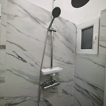 Maria Q. Cantoni * 扎达尔