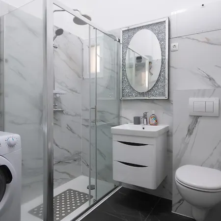 Maria Q. Cantoni 扎达尔