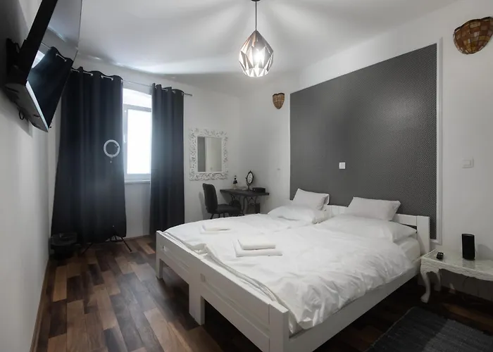 Apartman Maria Q. Cantoni *